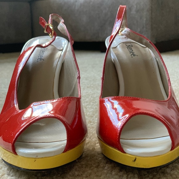 J RENEE OLIVE PUMP - Picture 4 of 5